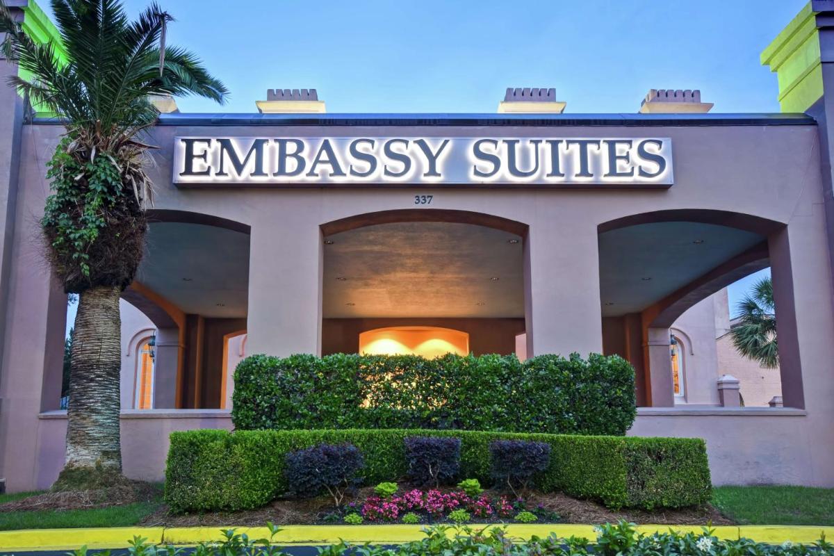 Embassy Suites Charleston - Historic District - Housity