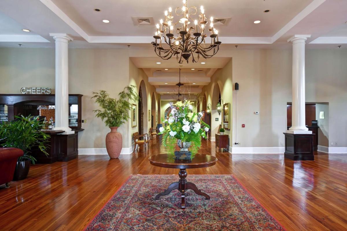 Embassy Suites Charleston - Historic District - Housity