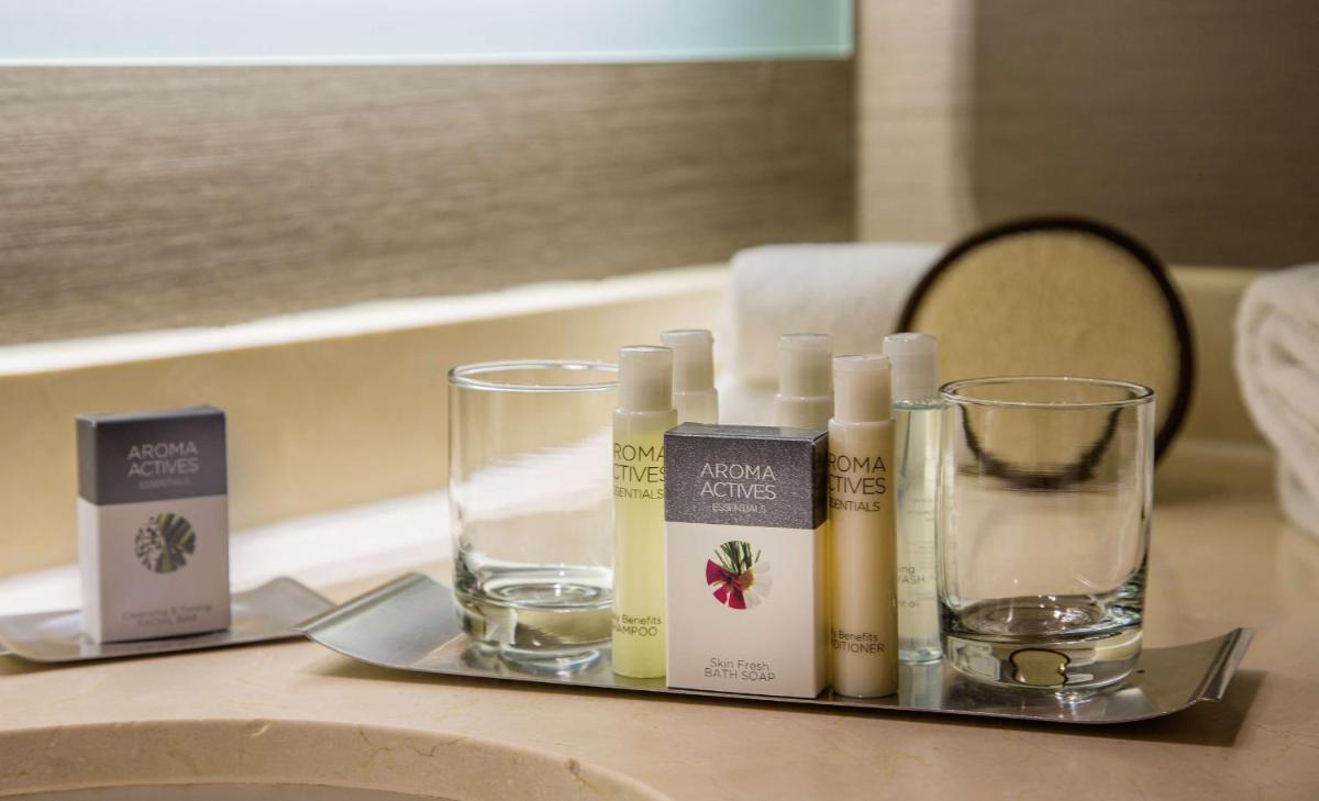 DoubleTree by Hilton Chicago - Oak Brook - Housity
