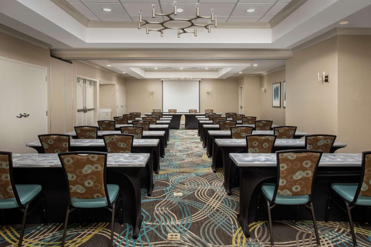 Hilton Garden Inn Charlotte/Mooresville - Housity