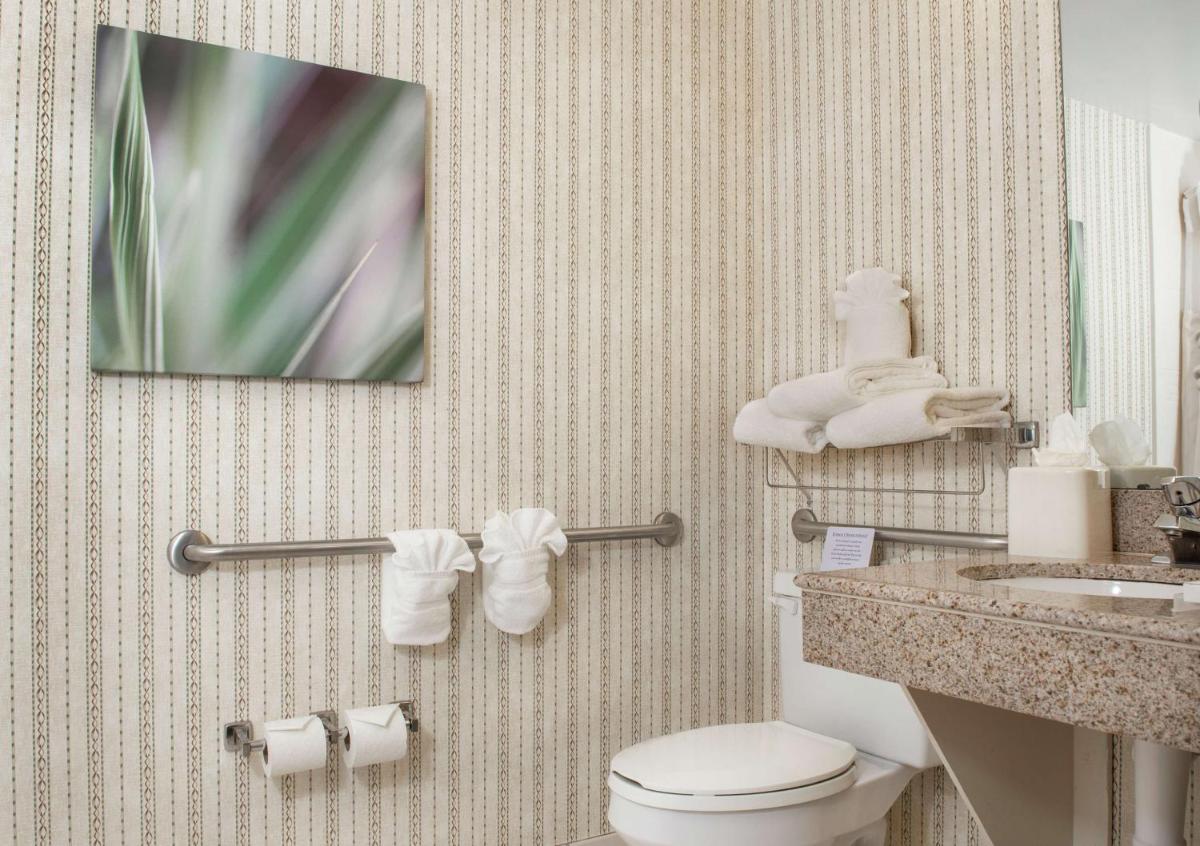 Hilton Garden Inn Charlotte Pineville - Housity