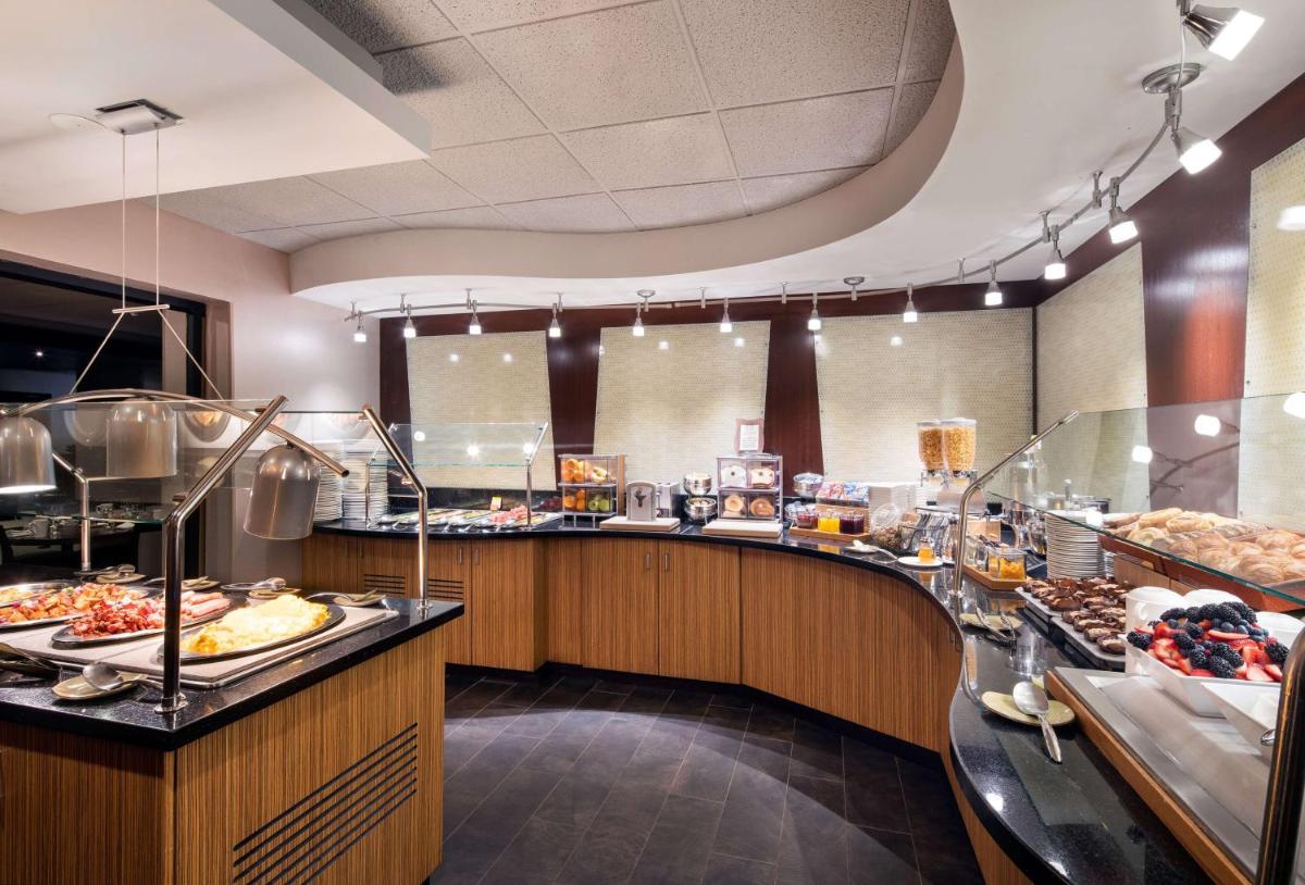DoubleTree by Hilton Denver Tech - Housity