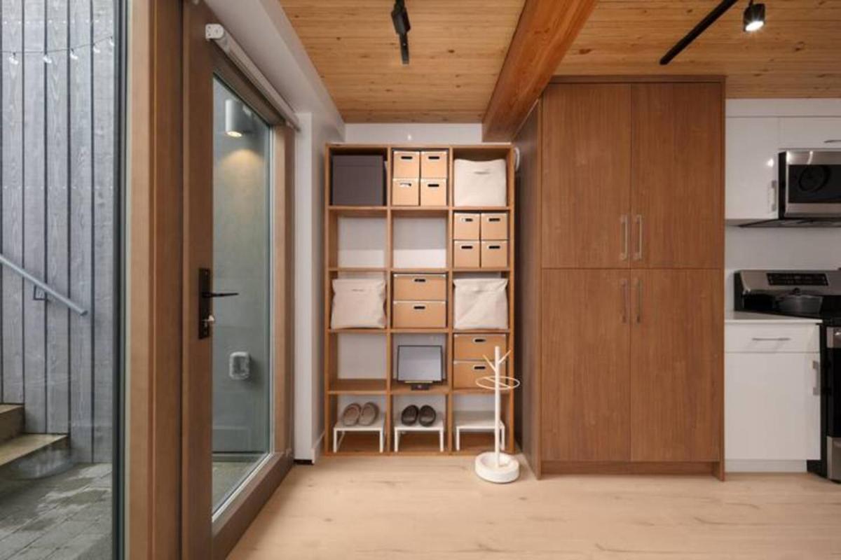 Passive house , luxury 2 bedroom basement suite - Housity