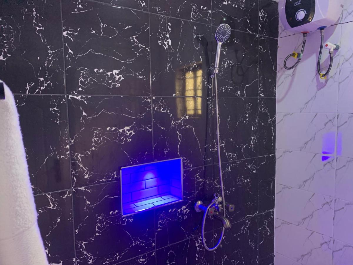 Allure Blitz Hotel - Housity