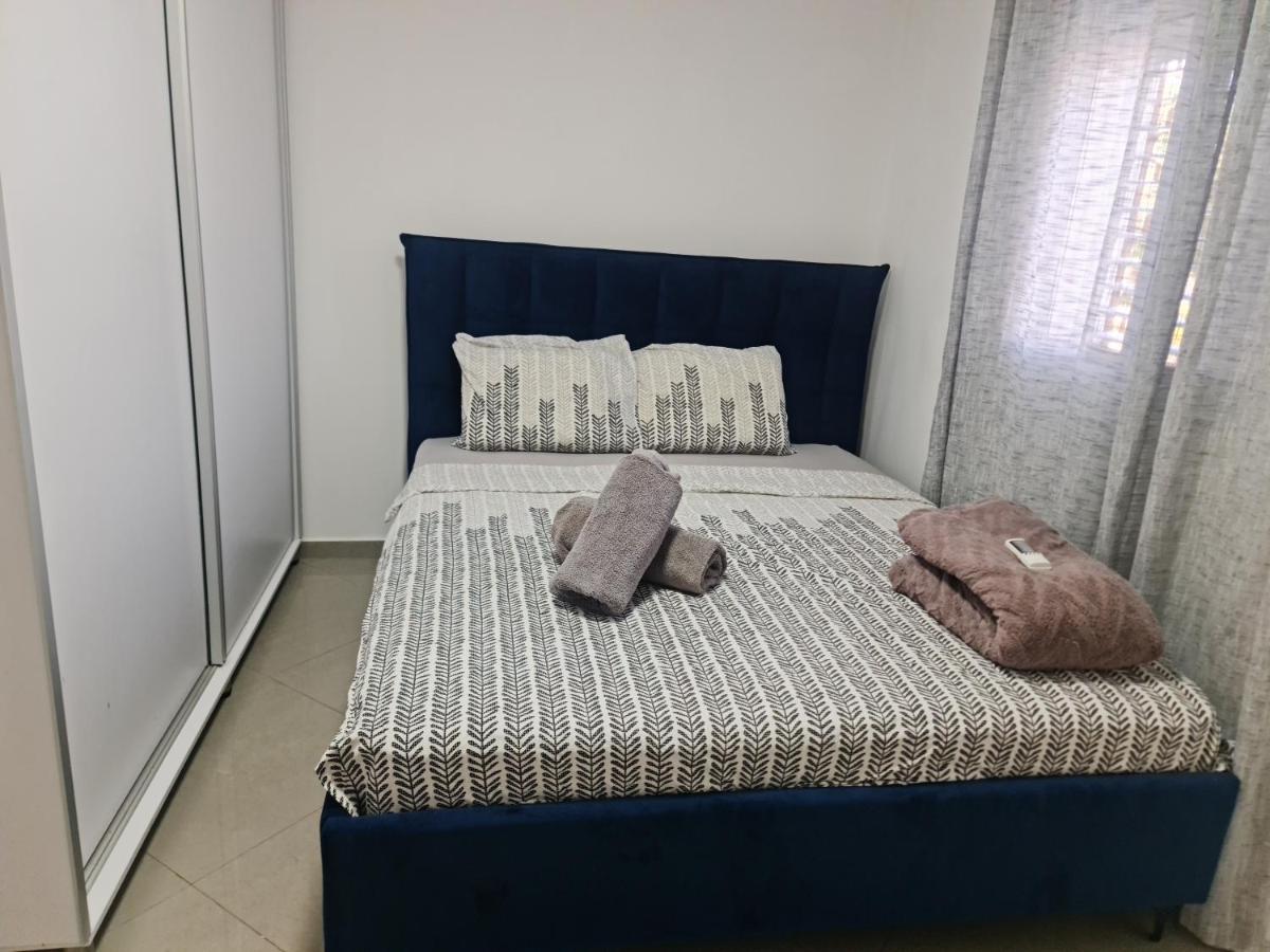 House By The Beach - Housity