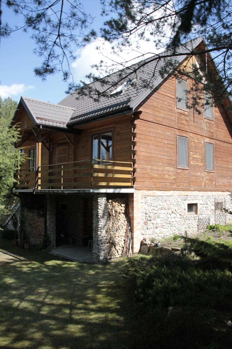 Forest River Villa with fireplace and billard - Housity