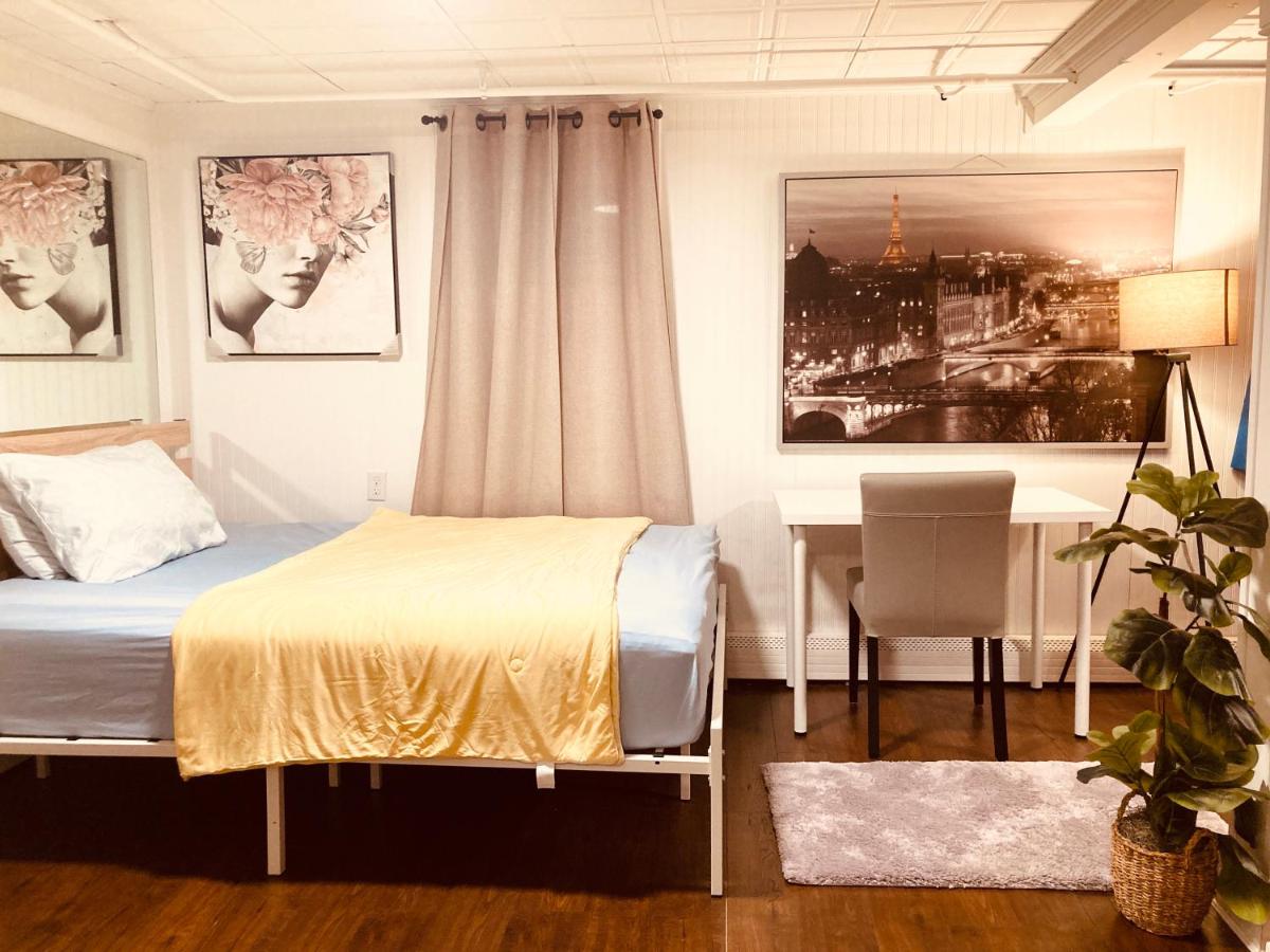 Big Bedroom on Lower Level, 65 inch TV, Netflix, Desk, Dining Table, Framingham Center - Housity