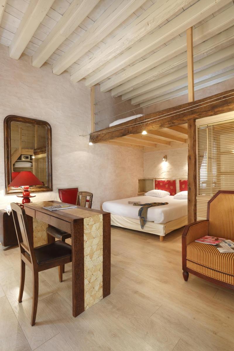 Hôtel La Tour Intendance - Housity