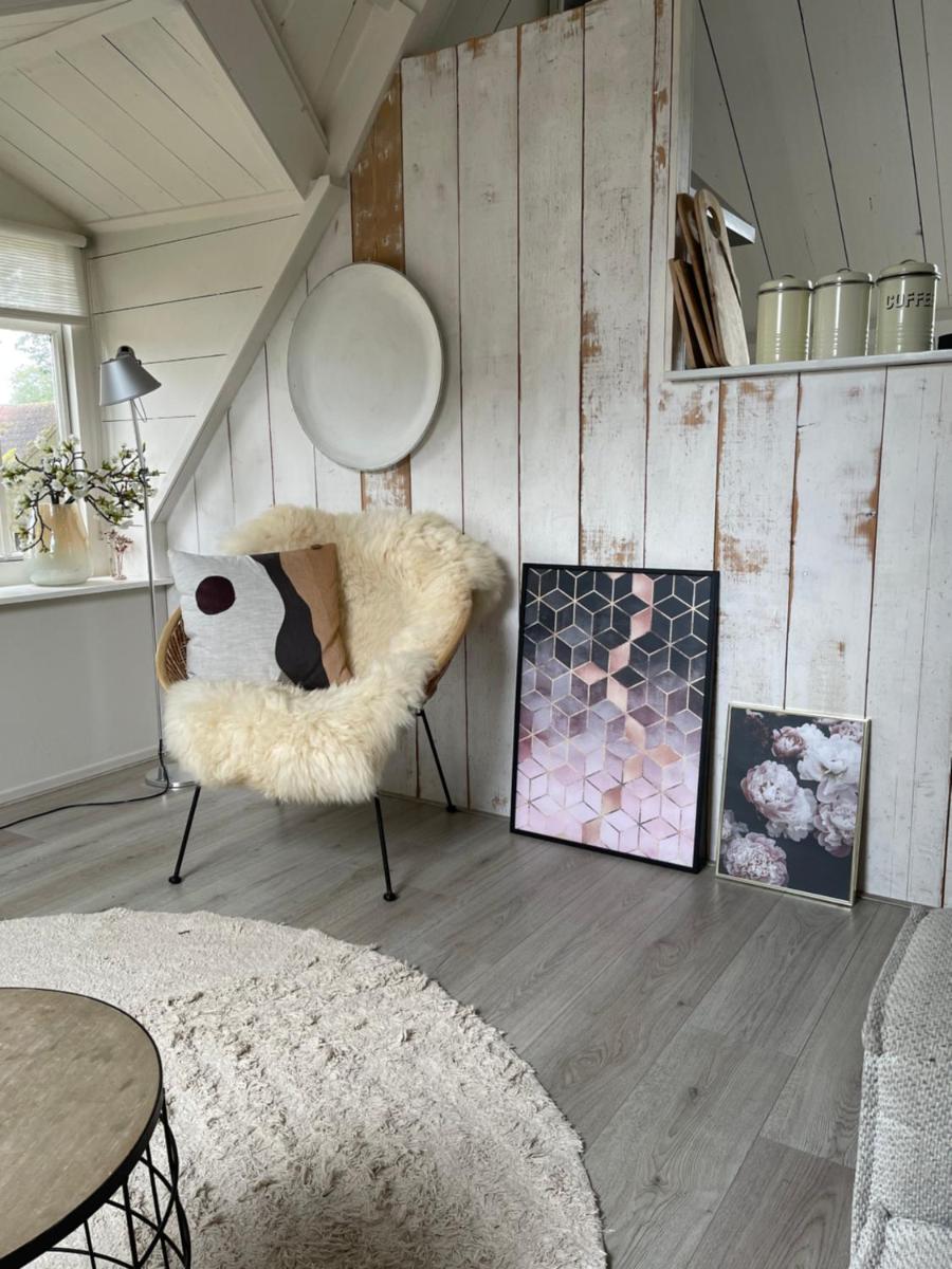 Bij Risje dorp - Housity