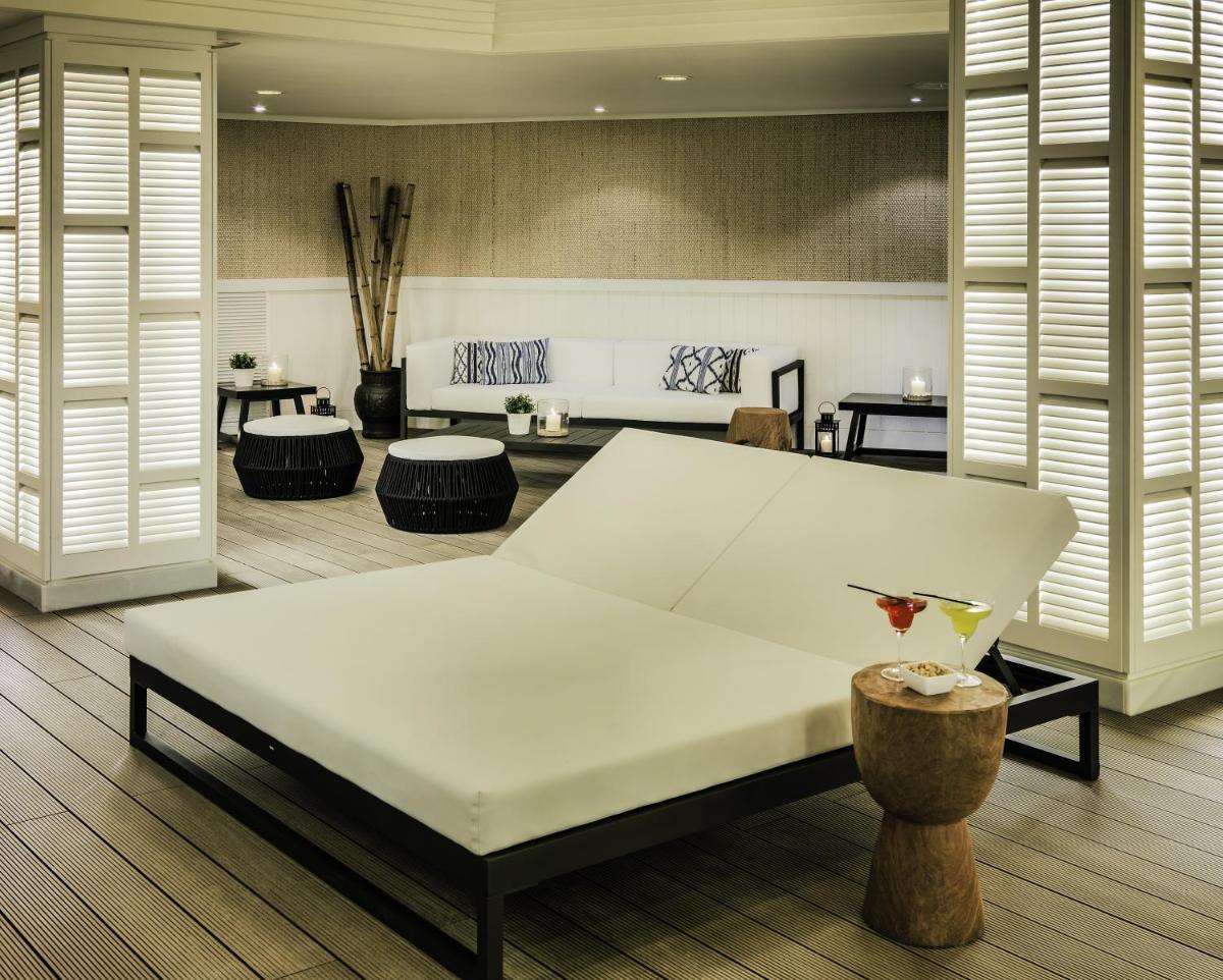 Cama o camas de una habitación en Boutique Hotel H10 Blue Mar - Adults Only