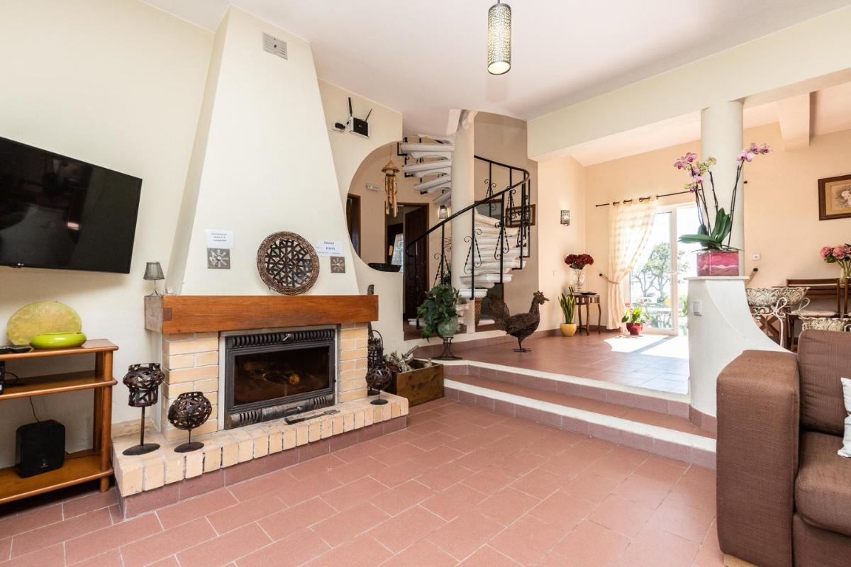 Wonderful Landscape Villa Sea and Mountain View - Housity