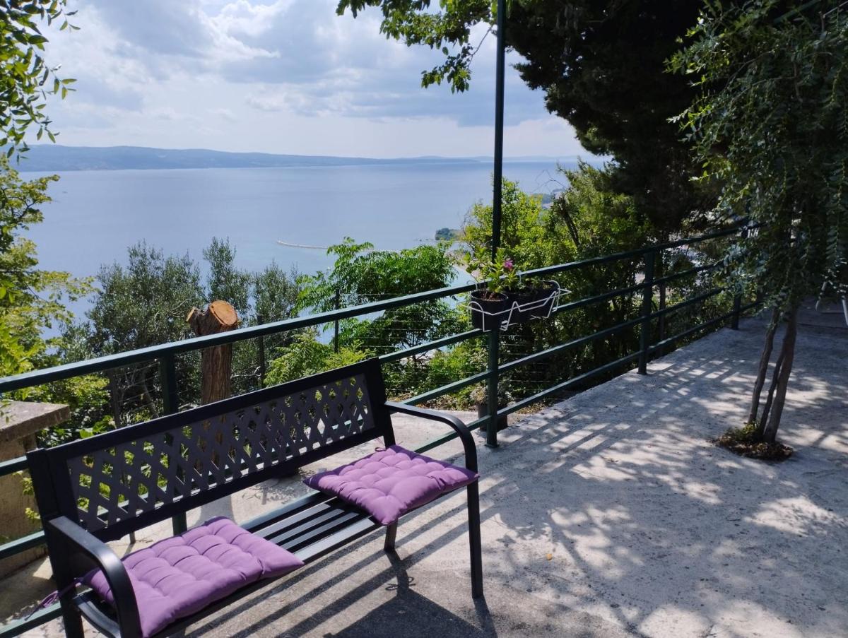 House B - with spacious terrace and beautiful view - Hizvo