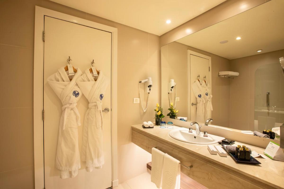 Grand Rotana Resort & Spa - Housity