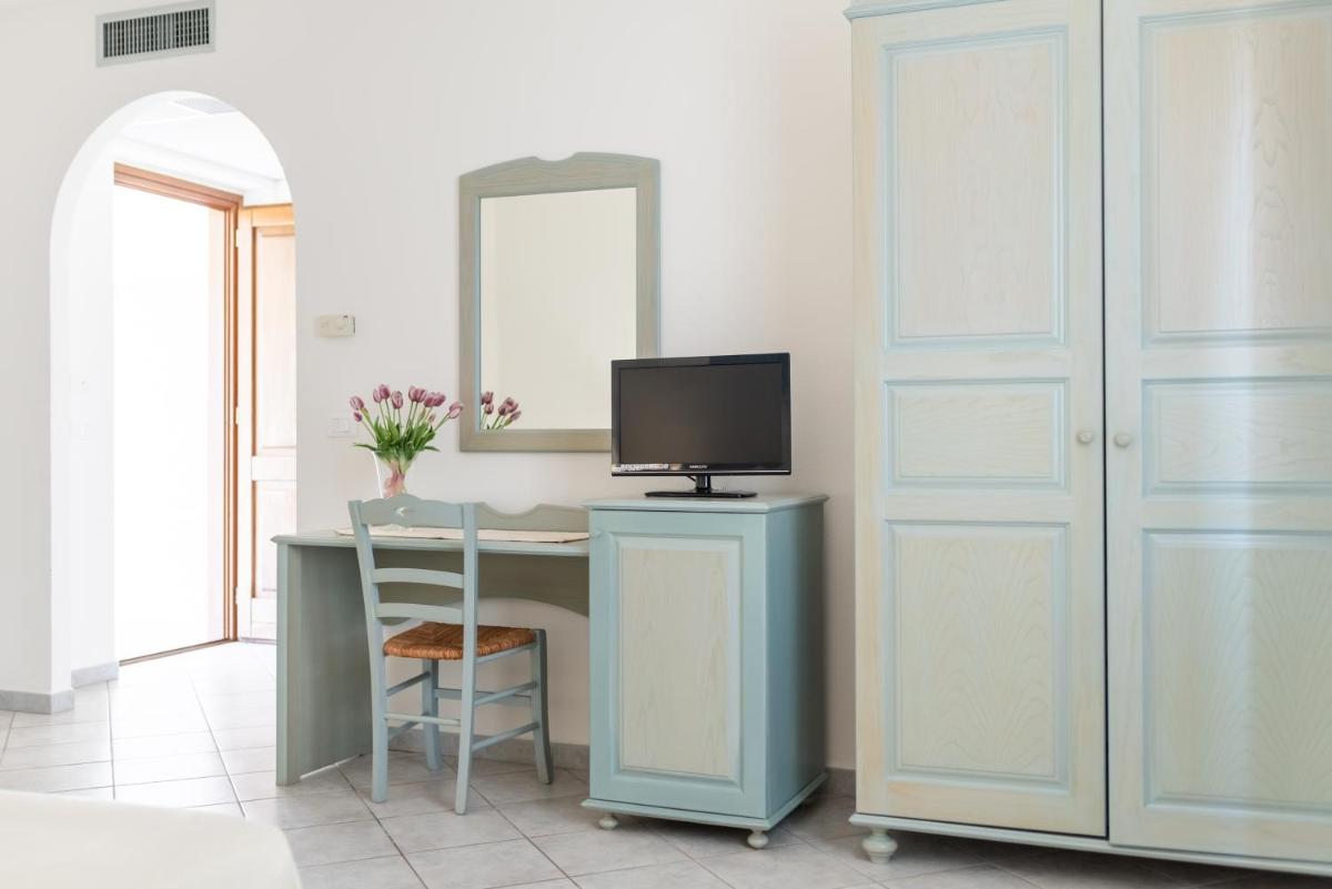 Hotel Biderrosa - Housity