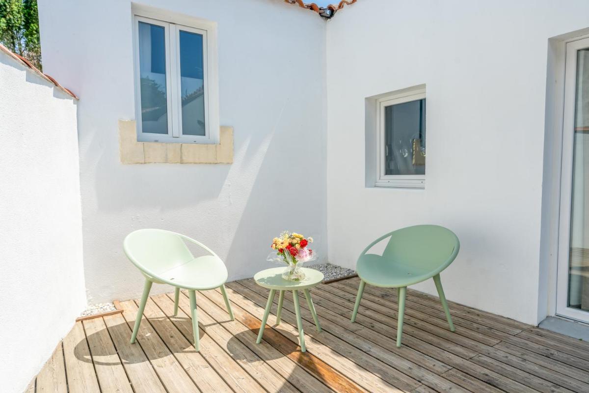 Balcon ou terrasse dans l'établissement Hôtel Restaurant & Spa Plaisir