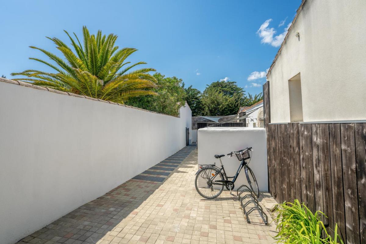 Vélo sur le terrain de l'établissement Hôtel Restaurant & Spa Plaisir ou dans les environs