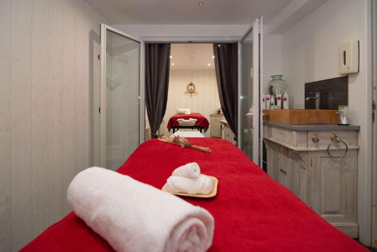 Spa ou équipements de bien-être de l'établissement Elégance Suites Hôtel
