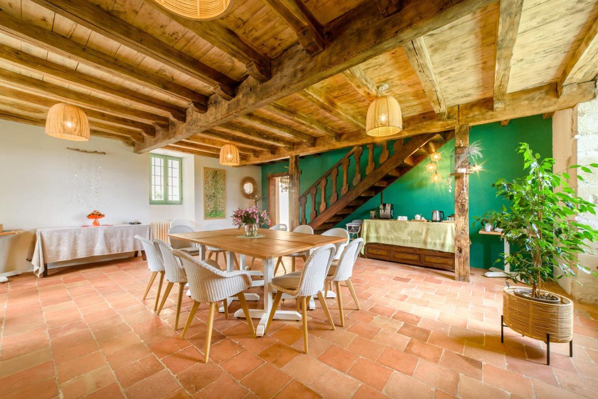 MANOIR Le Moulinal47 - vue panoramique - Housity