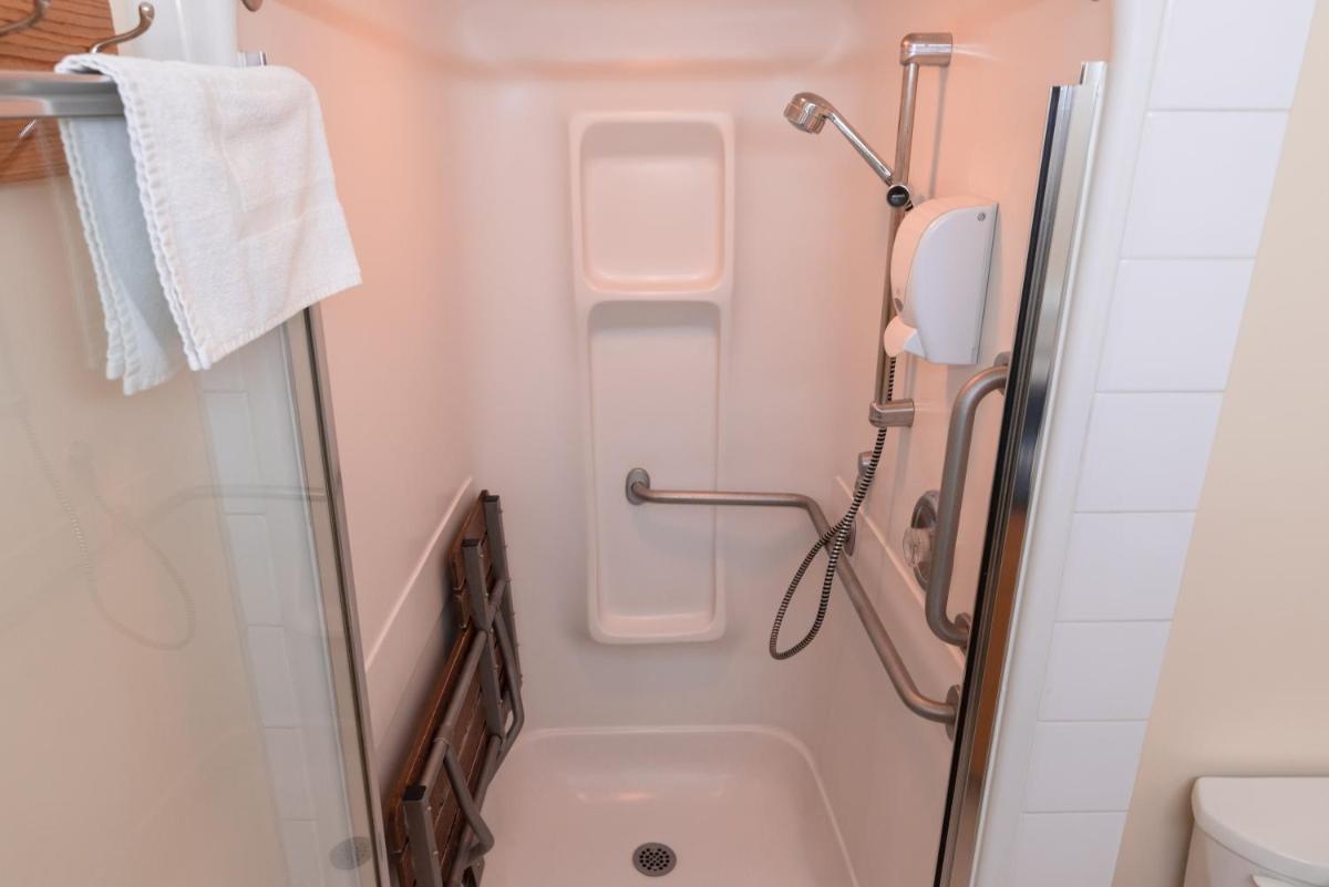 HI Banff Alpine Centre - Hostel - Housity