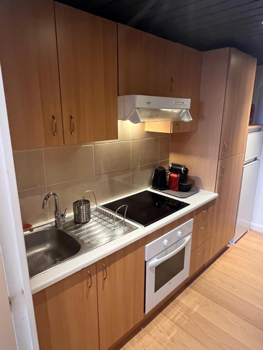 Appartement confortable, petite vue mer et piscine Cassis - Housity
