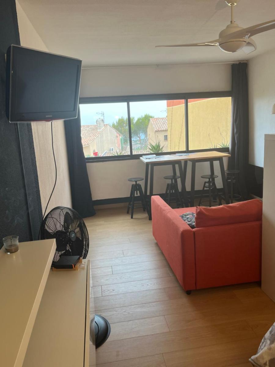 Appartement confortable, petite vue mer et piscine Cassis - Housity