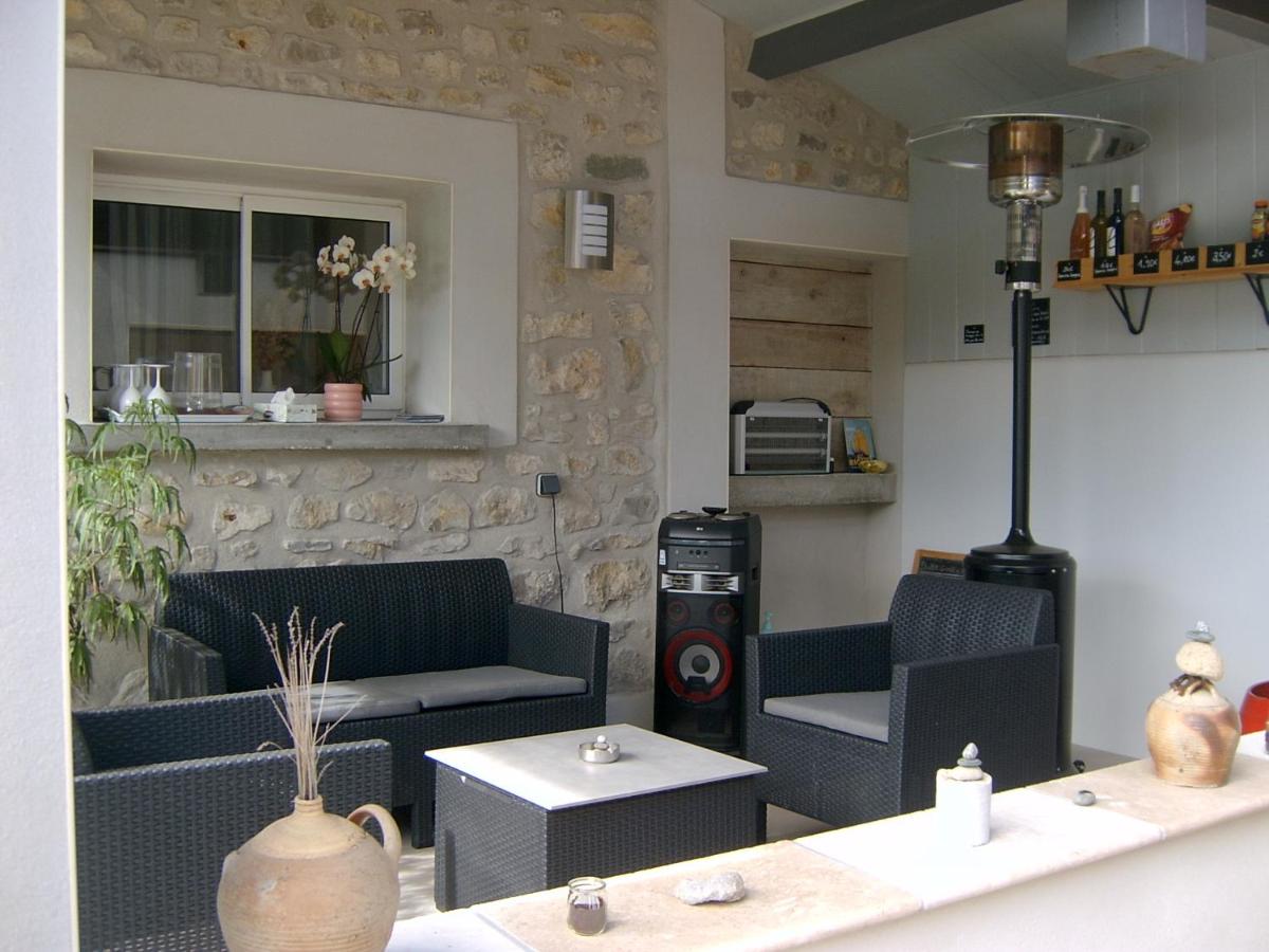 Gîte L'Ardétente piscine privée & accès SPA, massages & rando nature 30 mn Vallon Pont d'Arc - Housity