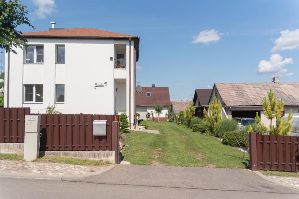 Dvi liepos - Housity