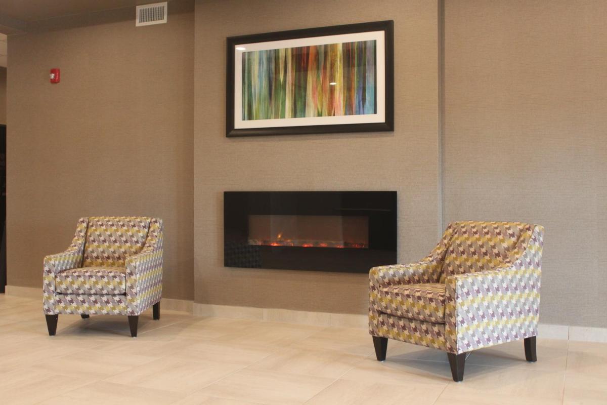 Meridian Inn & Suites Lloydminster - Housity