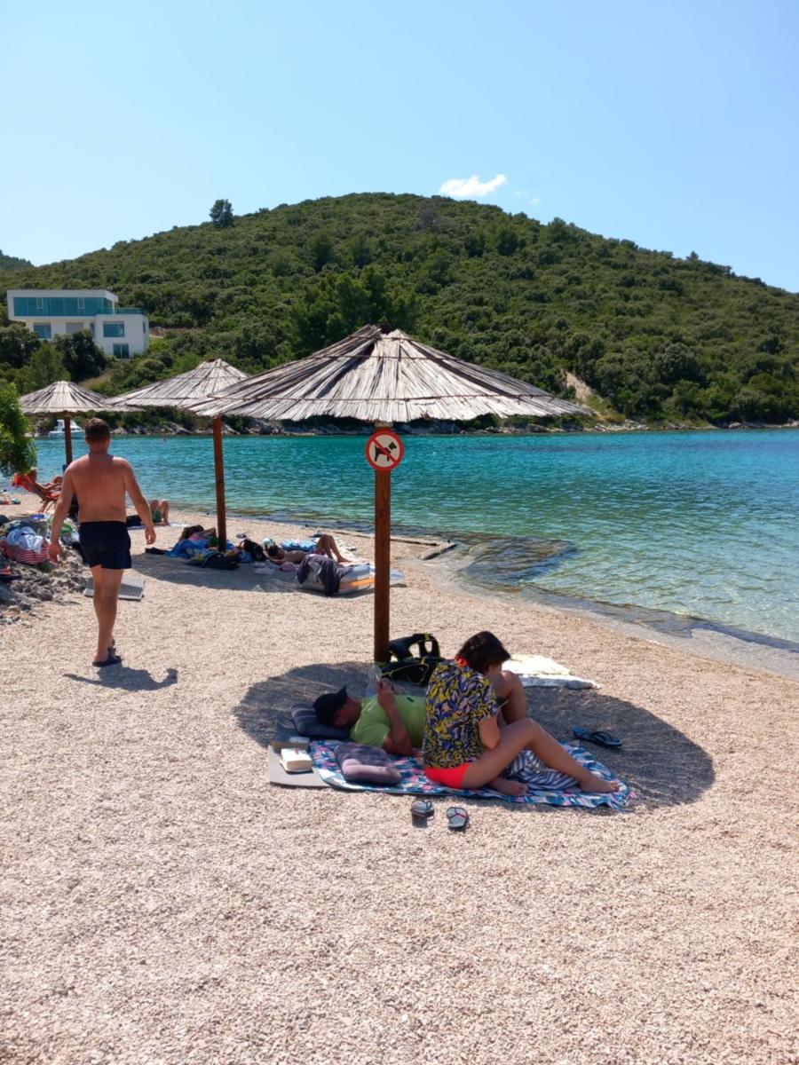 Relax tiny villas 40 meters of the beach - Housity