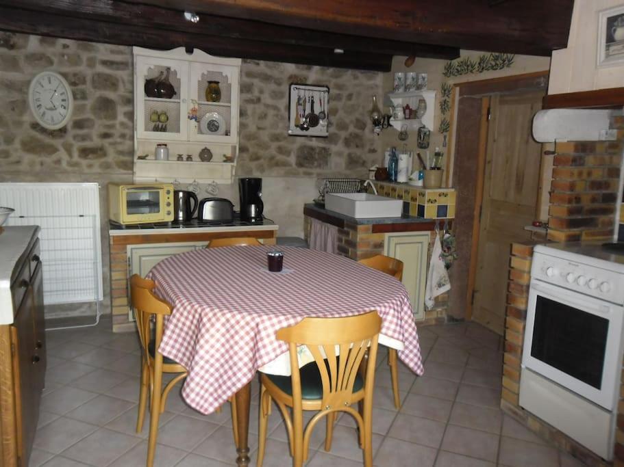 GITE LA FERMETTE A DOCELLES - Housity