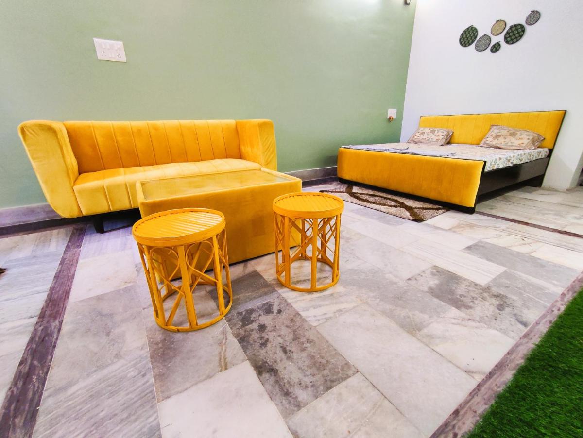 Yellow Homestay - Modern 2BHK AC stay - Housity