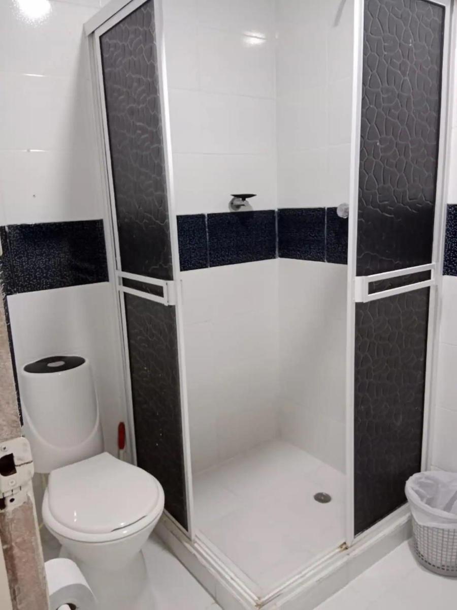 Hotel BM-17 Cerca Al Mar Con Aire Acondicionada y Wifi - Housity