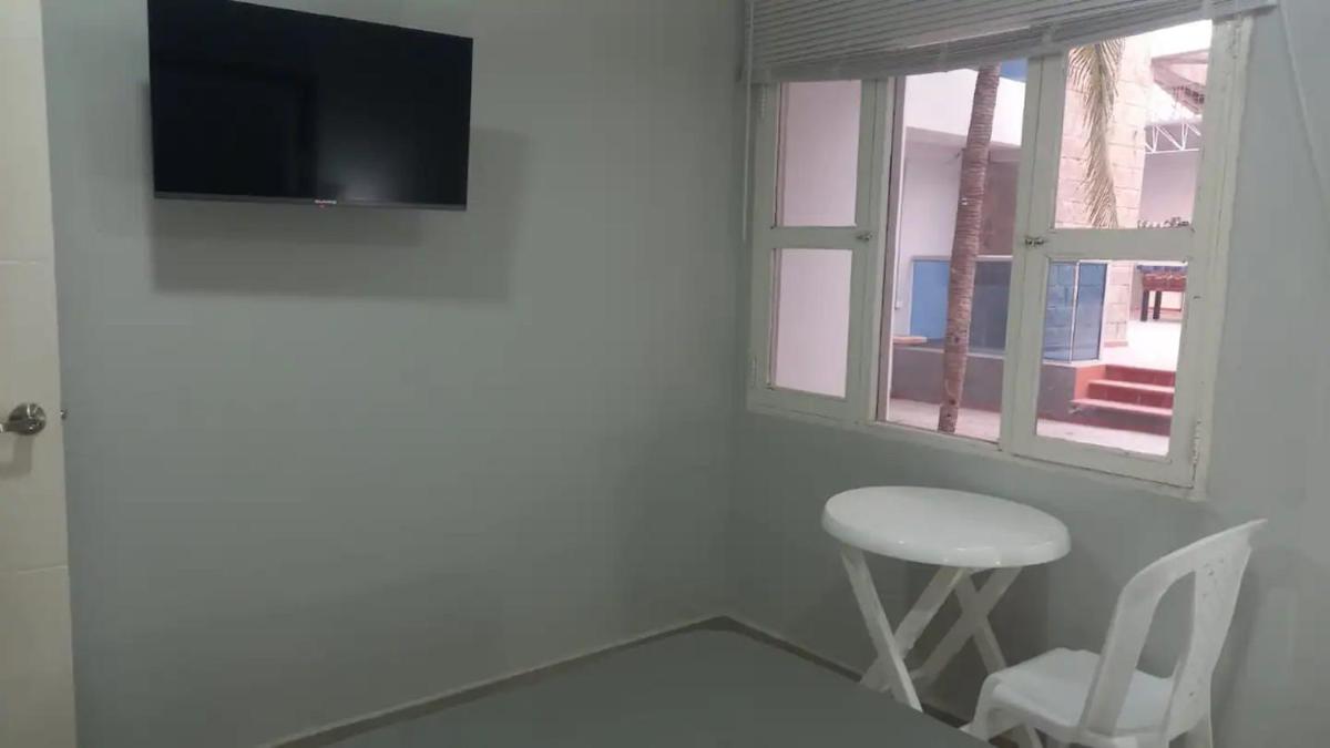 Hotel BM-17 Cerca Al Mar Con Aire Acondicionada y Wifi - Housity