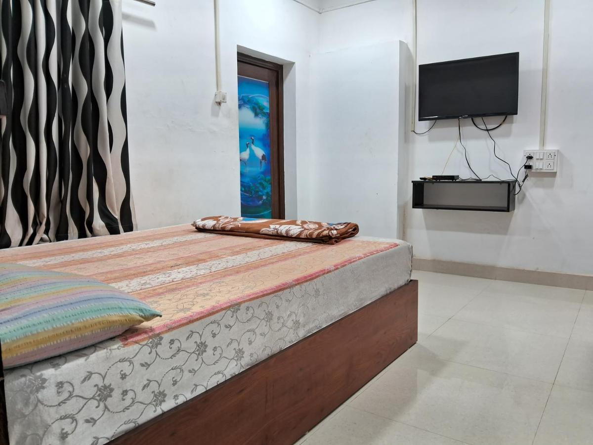 Suitetrails - Vellakinar Residency