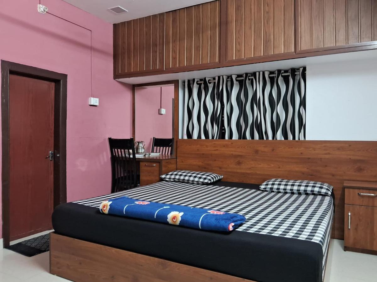 Vellakinar Residency Alleppey - Housity