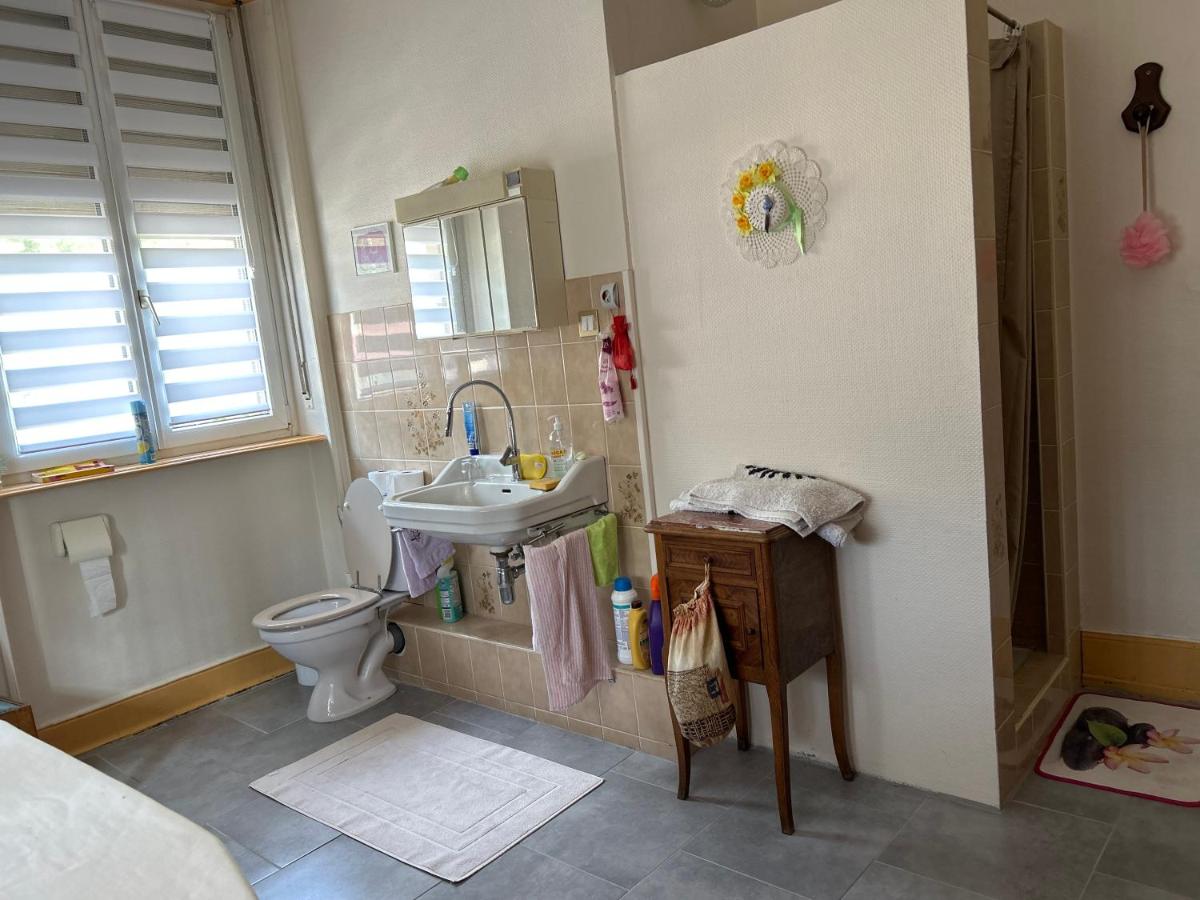 Chambre Arnica lit 140 wifi sdb partagée - Housity