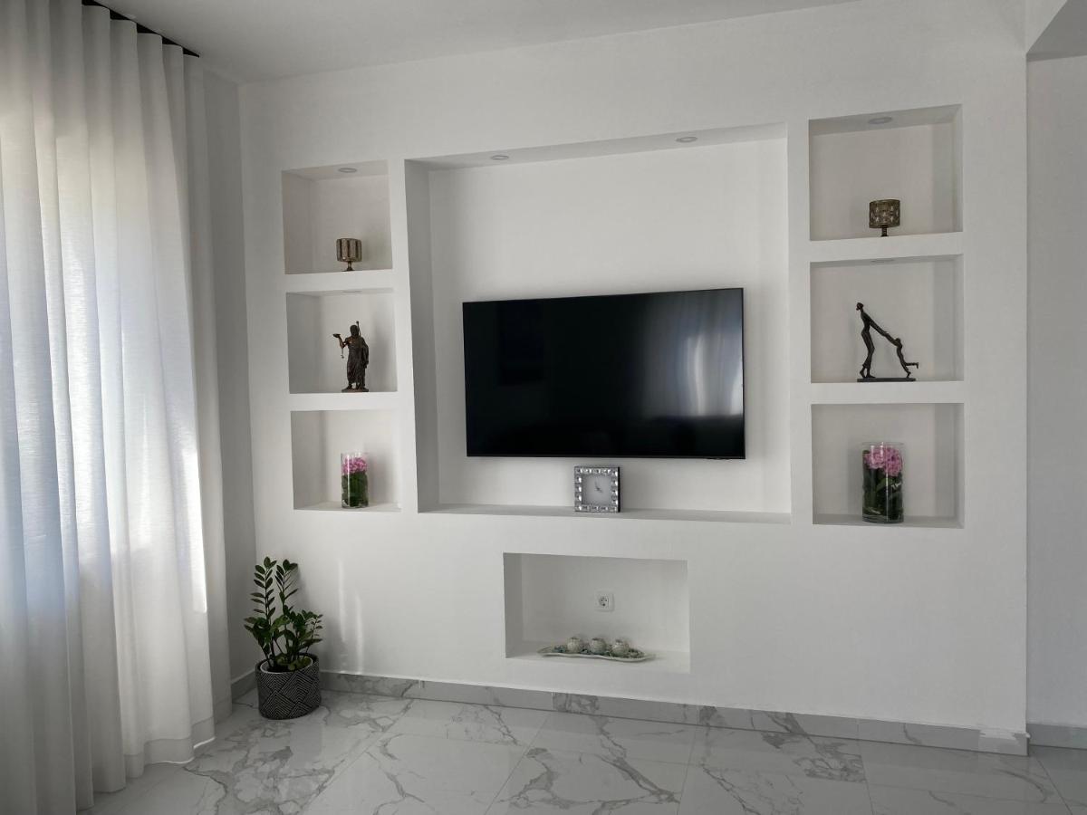Holiday House Canis - Housity