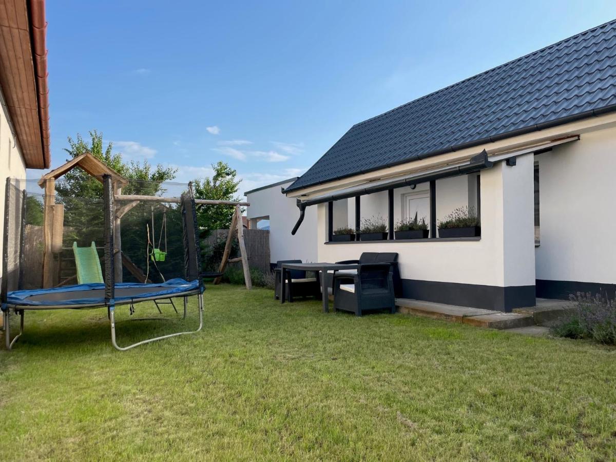 Lavender Garden Apartment - Housity