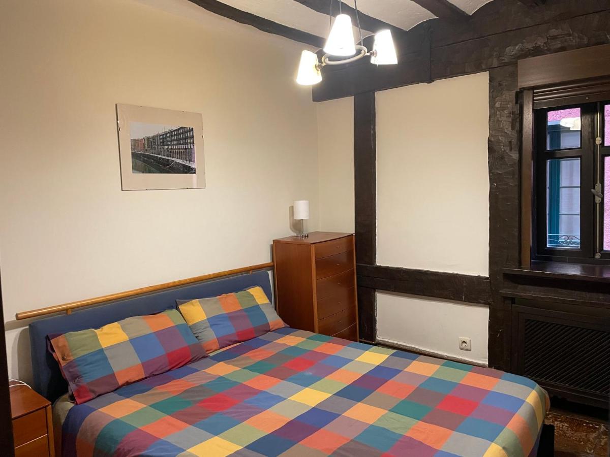 Old Town Palace (Casco Viejo Bilbao) EBI01877 - Housity