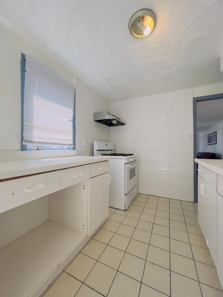 Shore Beach Houses - 52 - 402 Porter Avenue - Housity