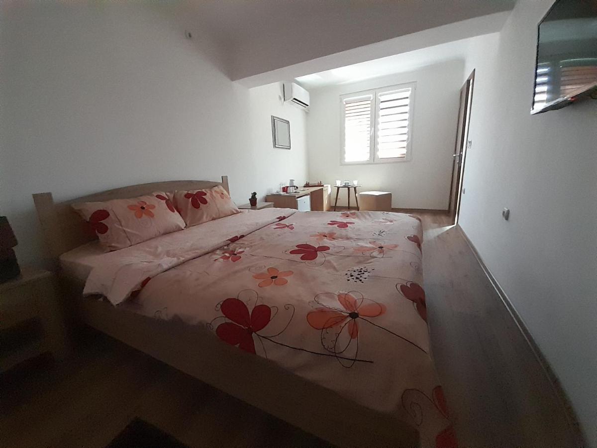 Dany Apartments - Housity