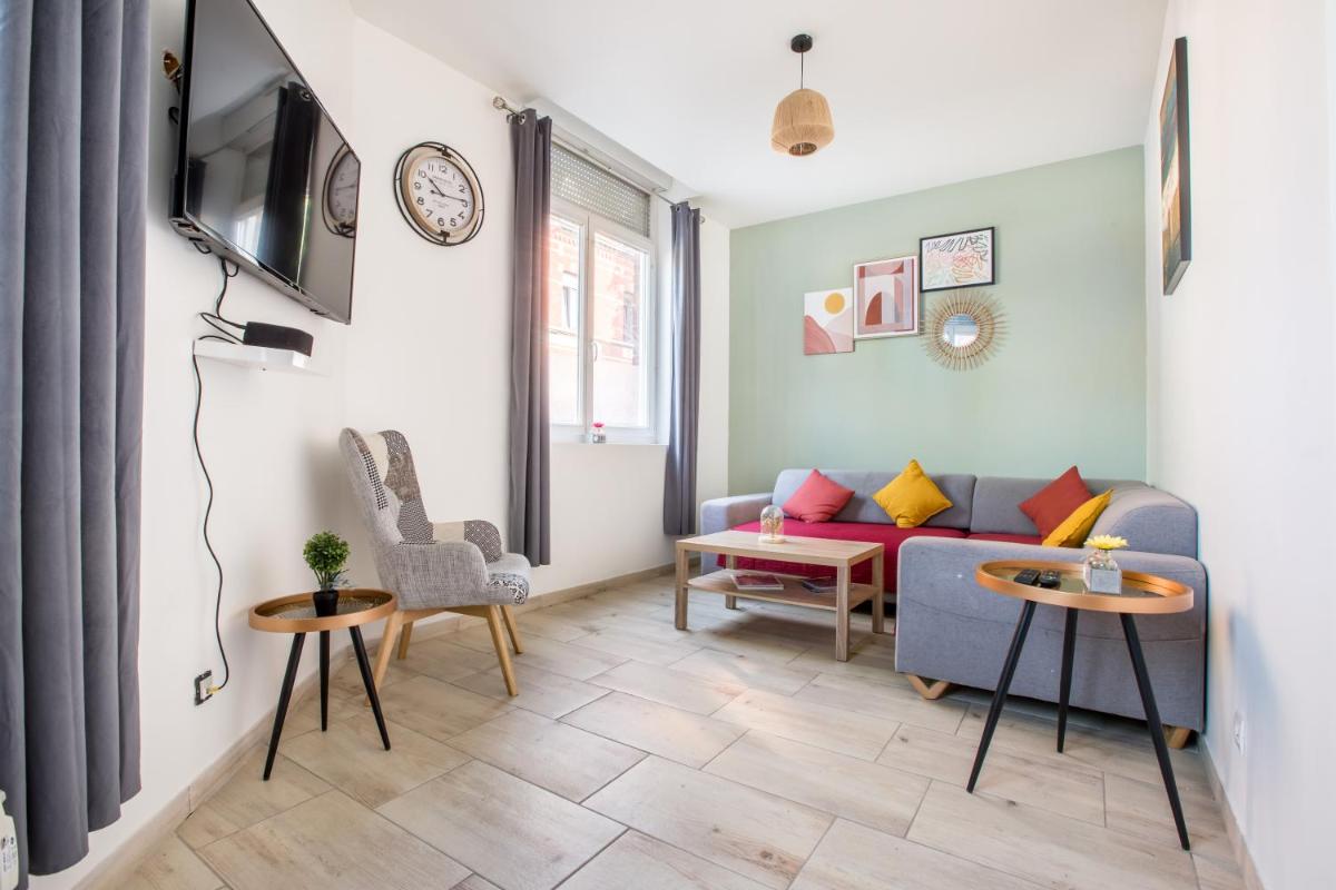 Cosy house 10P - 5 chambres -5 salles de bain - proche Lille et toutes commodités - Housity