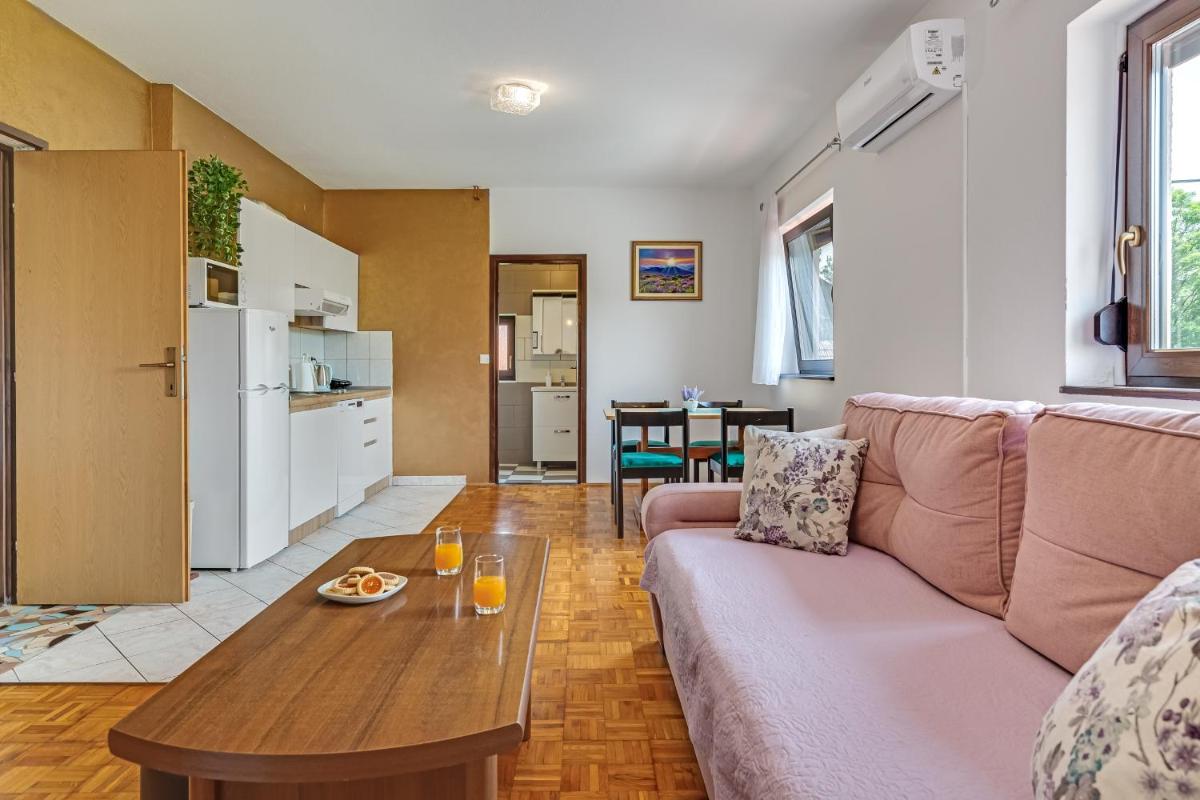 Apartments Patar - Housity