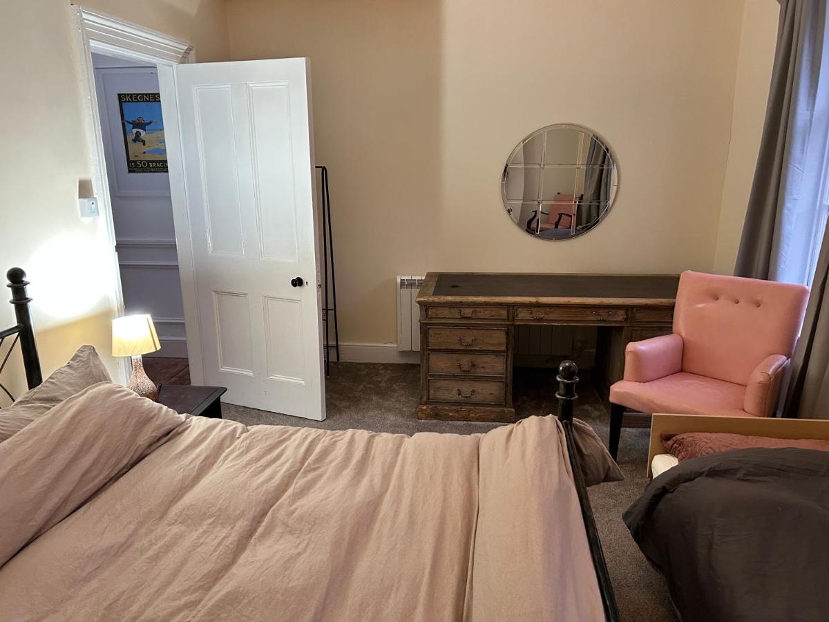 Suitetrails - Entire large 4 bedroom Townhouse in Wainfleet Skegness Hot Tub