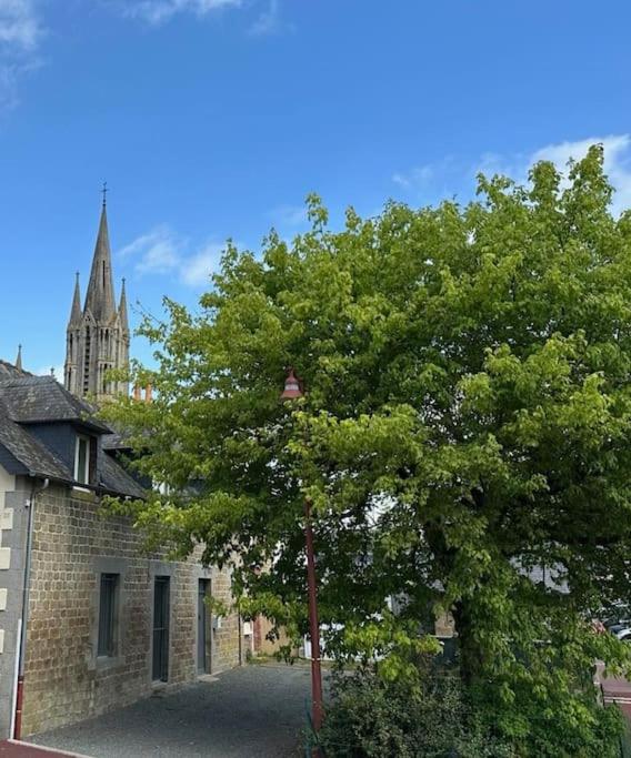 Auprès de mon arbre - Housity