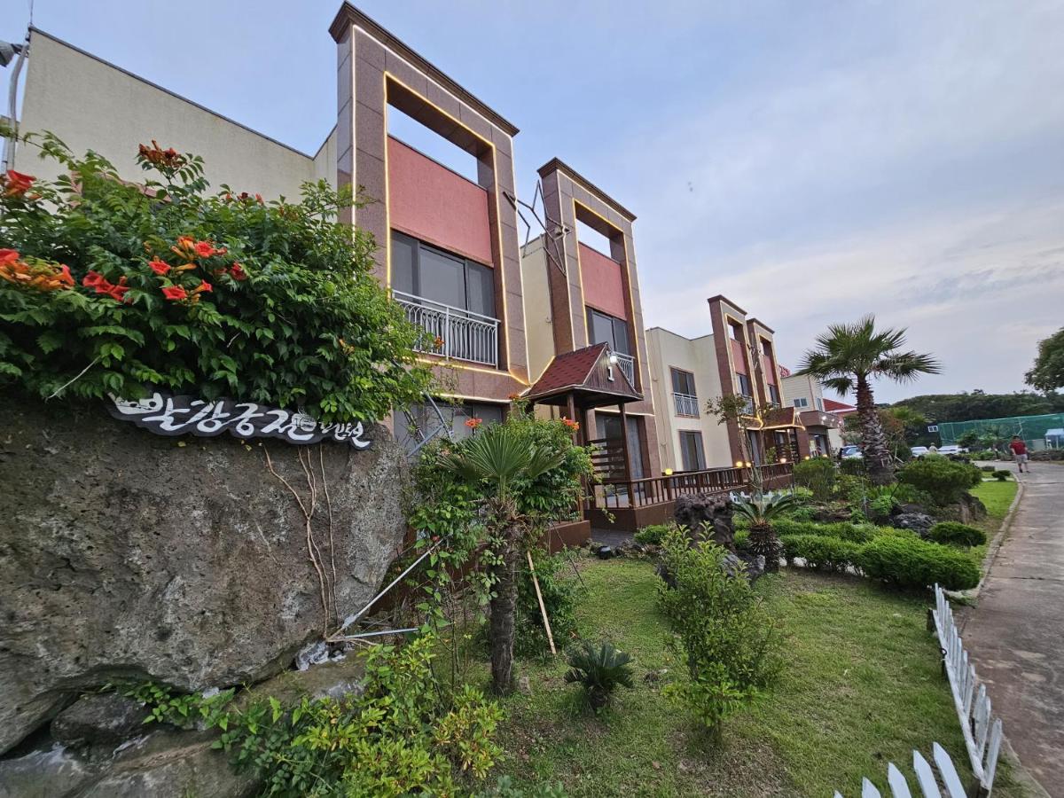 Red Castle Pension - Housity