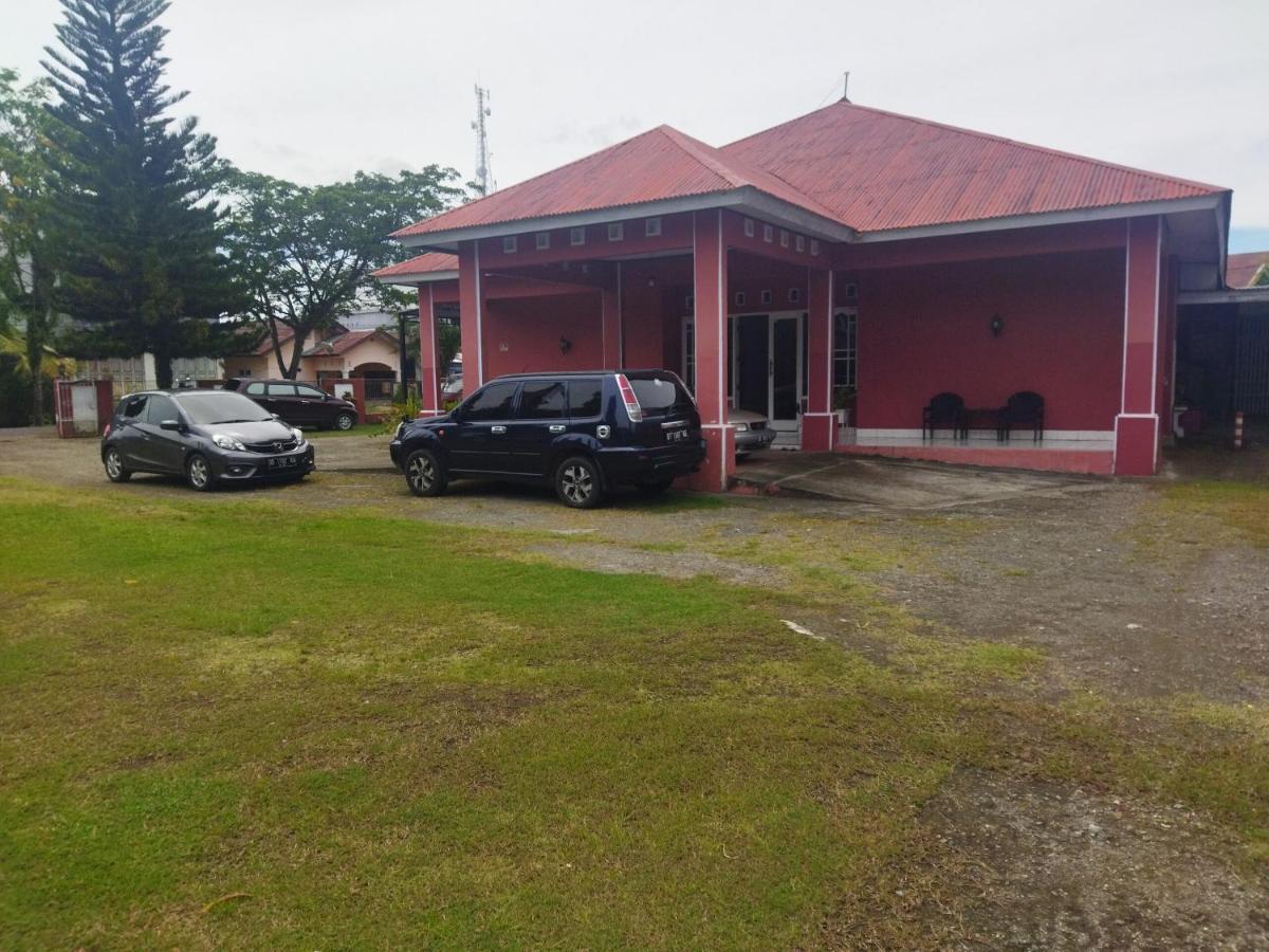 Hotel O Wisma Phinisi Syariah Near Mall of Pinrang Sejahtera - Housity