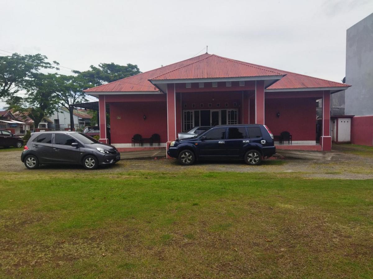 Hotel O Wisma Phinisi Syariah Near Mall of Pinrang Sejahtera - Housity
