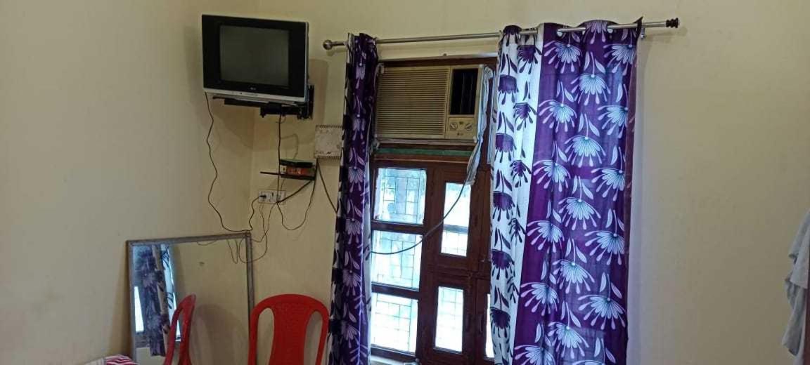 OYO Home Sharma Guest House - Housity