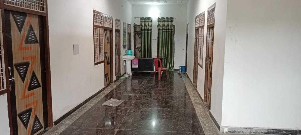 OYO Home Sharma Guest House - Housity